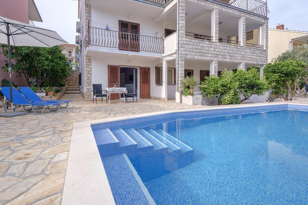 Apartments Priko Stari Grad  Luaran gambar