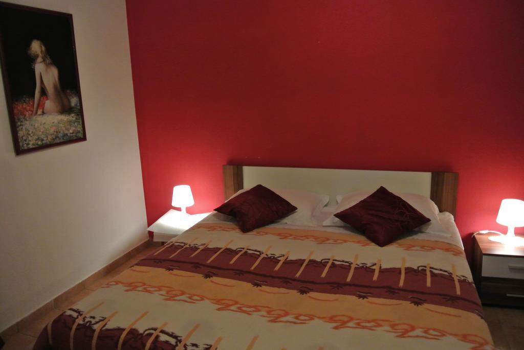 Apartments Priko Stari Grad  Bilik gambar
