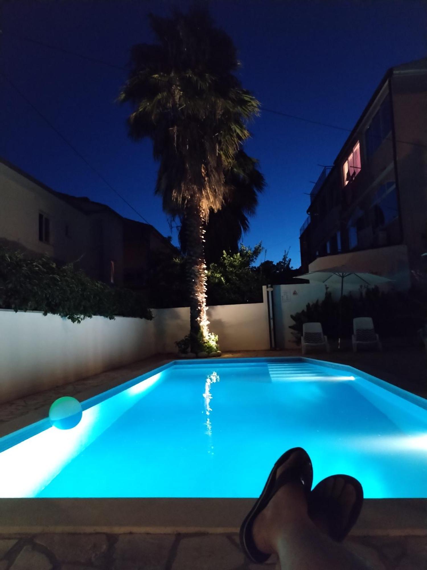 Apartments Priko Stari Grad  Luaran gambar