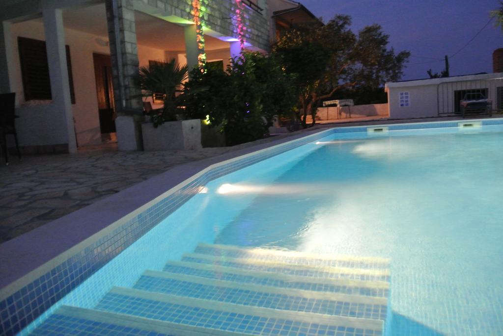 Apartments Priko Stari Grad  Luaran gambar