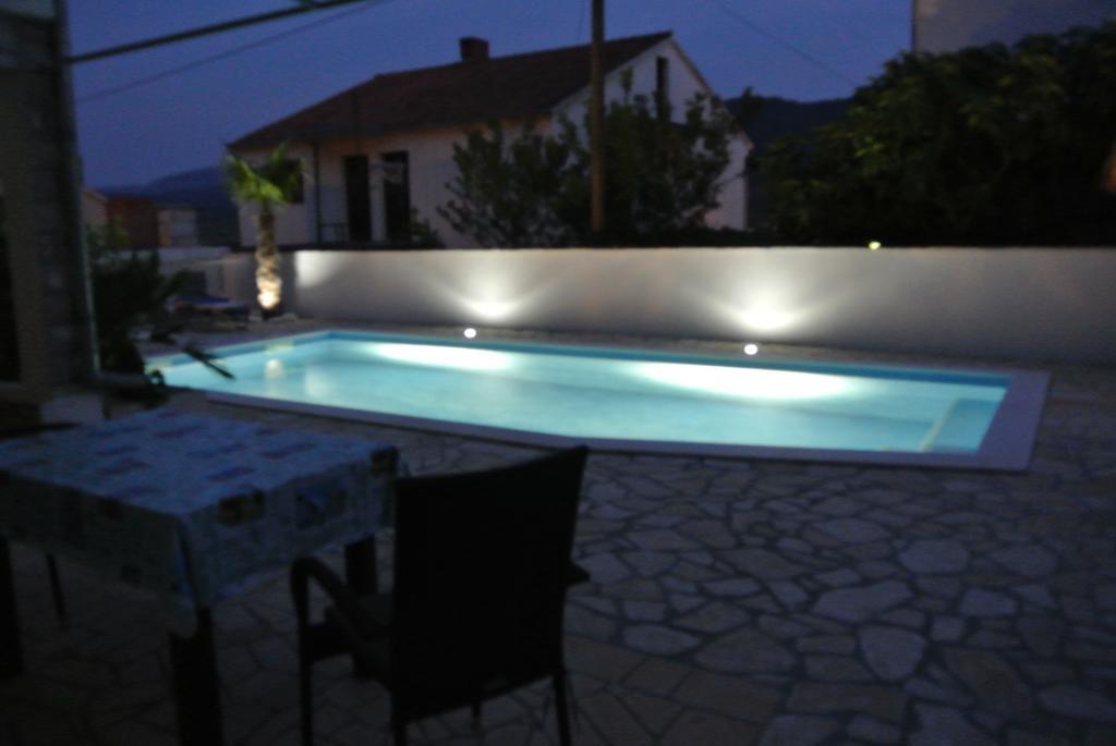 Apartments Priko Stari Grad  Bilik gambar