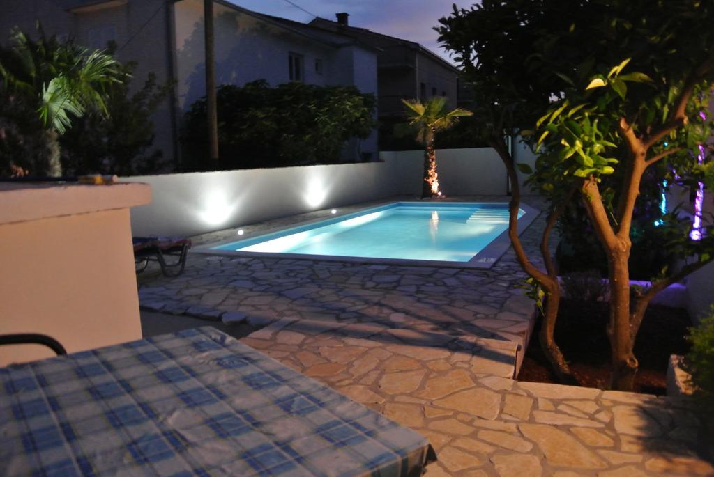Apartments Priko Stari Grad  Bilik gambar