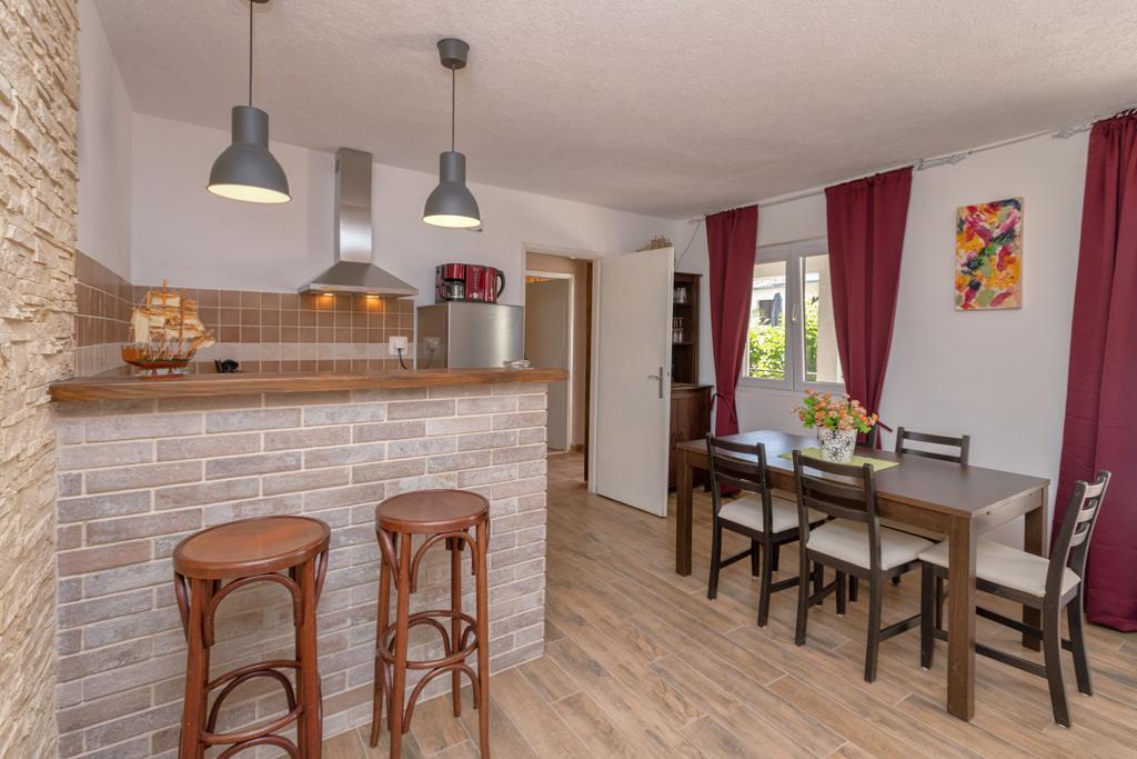 Apartments Priko Stari Grad  Luaran gambar